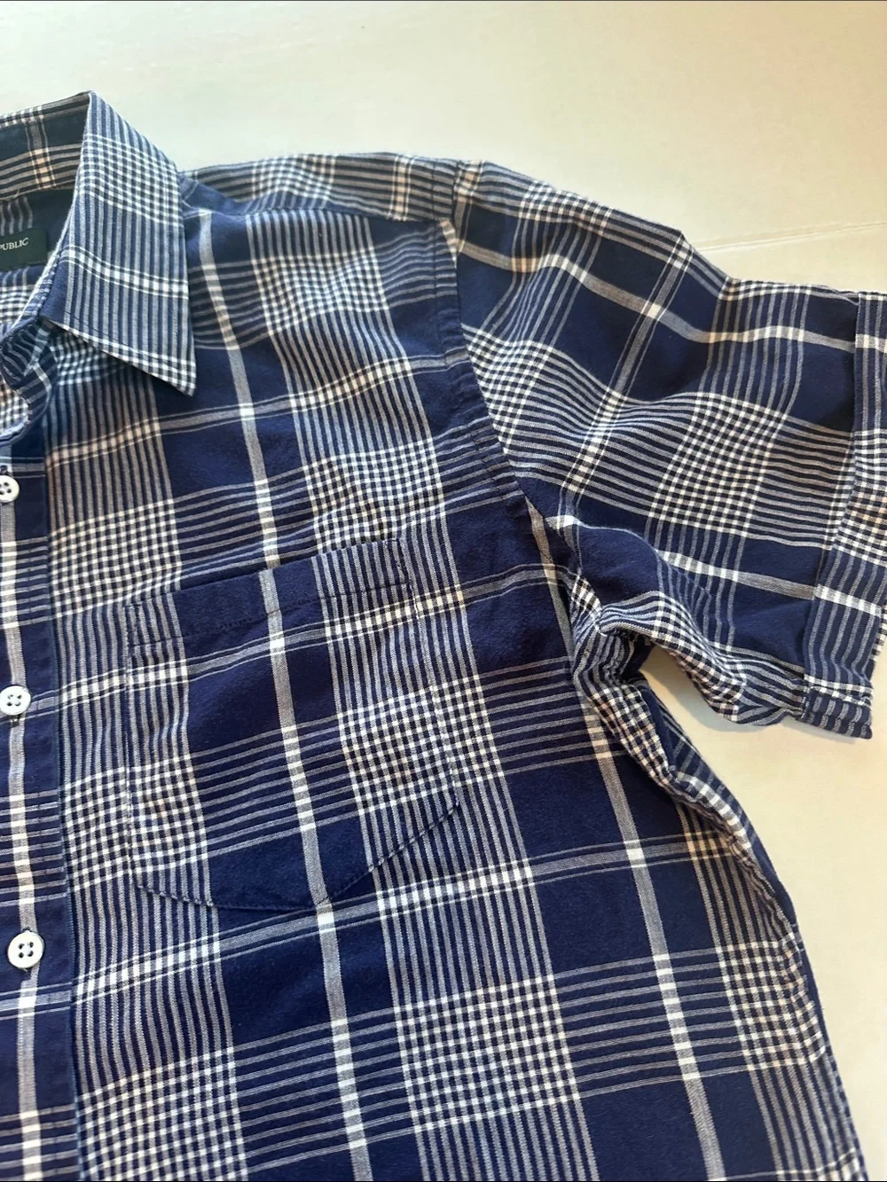 Banana Republic Men’s Navy and White Plaid Short-Sleeve Button-Down Shirt